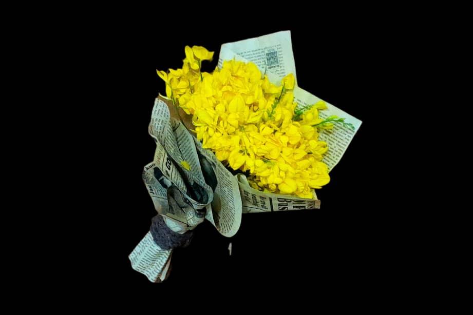 دسته گل یاس زرد گلفروشی رز قرمز کرج