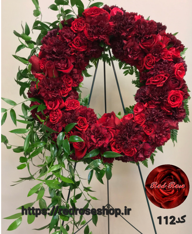 تاج. گل گرد حلقه ای قرمز رز و میخک داوودی