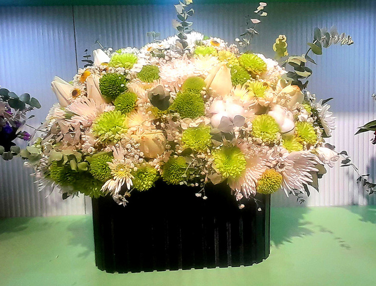 باکس گل داوودی لیلیوم رز