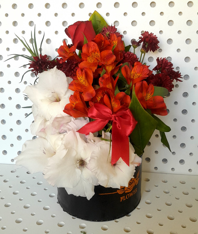 باکس گل آلسترومریا داوودی گلایل رز