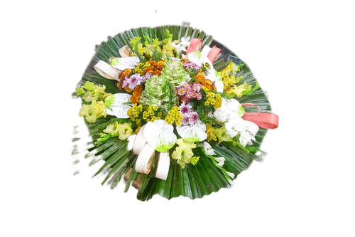 گل روی سنگ قبر تزئین کرده