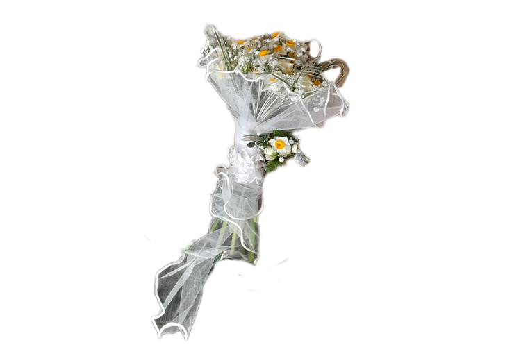 دسته گل عروس و گل سرجیب داماد