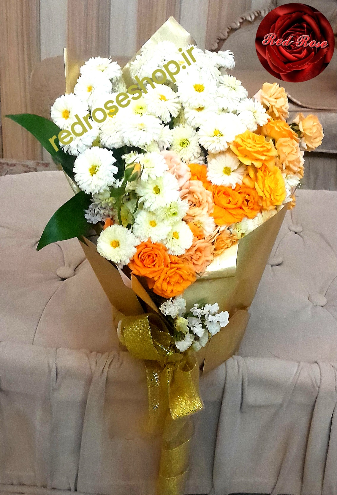 باکس _گل _مینیمال_ رز_مینیاتوری_گل‌بهی_داوودی_ سفید_کاغذ_طلایی