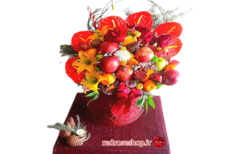 باکس-قرمز-گل-و-میوه-شب-یلدا-انار-سیب--پرتقال