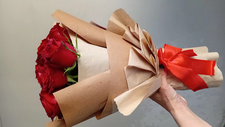 دسته-گل-20-شاخه-رز-قرمز