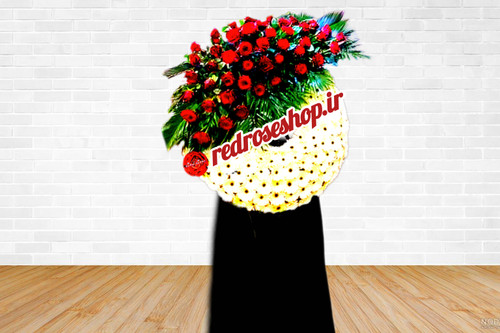 تاج گل حلقه ای درباری لوکس رز قرمز و داوودی سفید تاجدار پایه فلزی