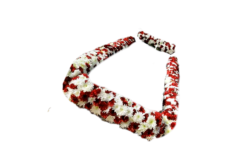 گل روی سنگ قبر
